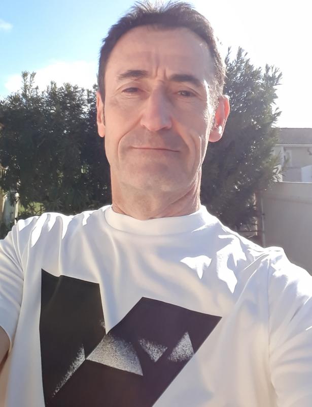 François 58 ans Nîmes