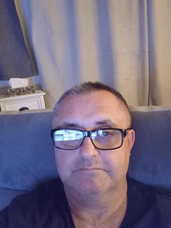 Richard  52 ans Châteauroux