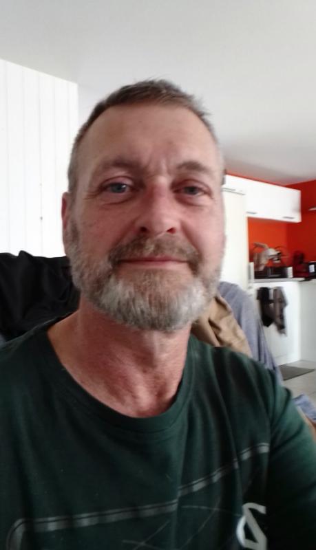 David  54 ans Monnières