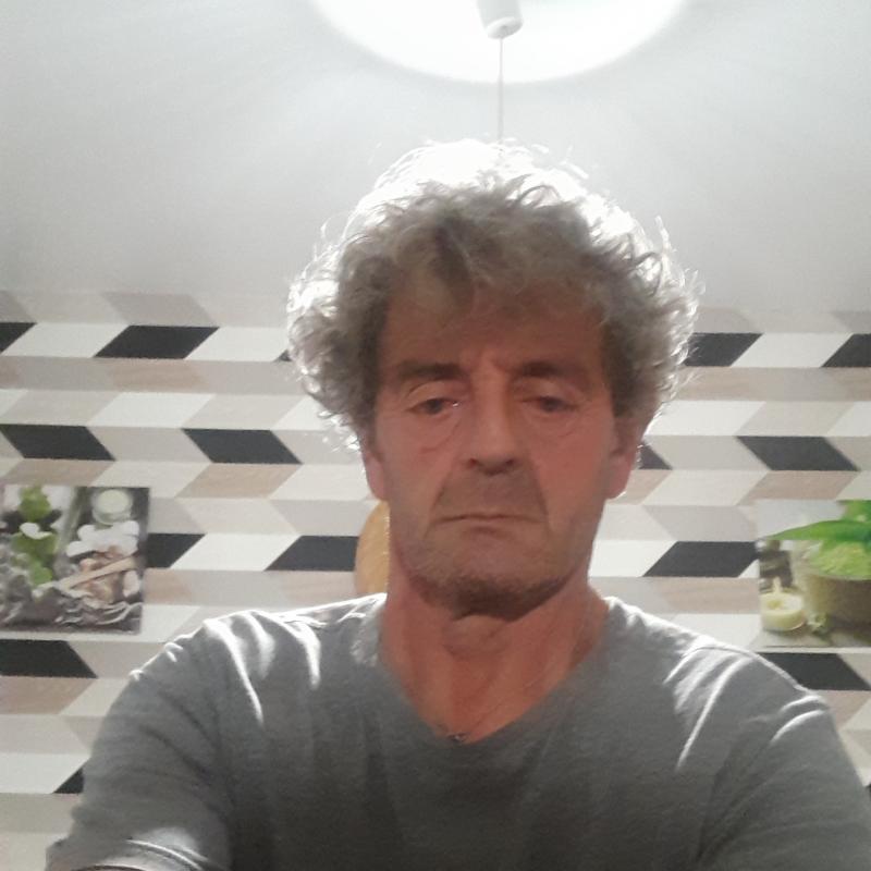 Michel  59 ans Bagnols sur Cèze