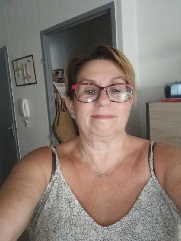 Nathalie  59 ans Saint Estève