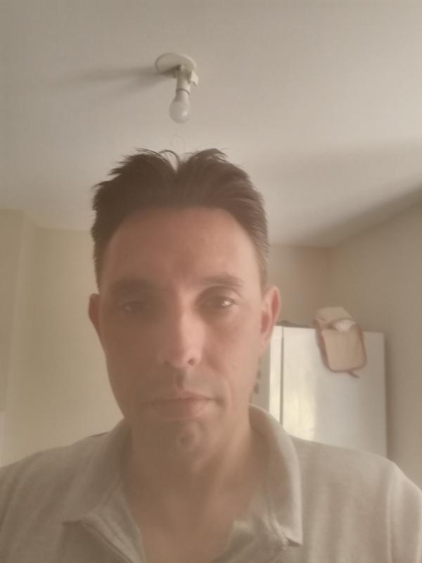 Fred  45 ans Montreuil Juigné