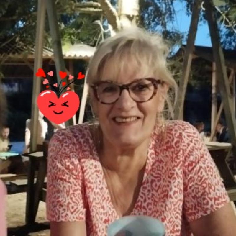 Michelle  70 ans Rennes