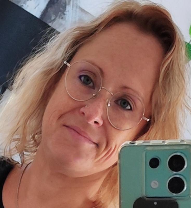 Celia  44 ans Laval