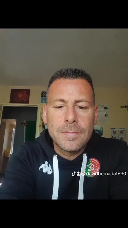 David  49 ans Saint Florent sur Cher