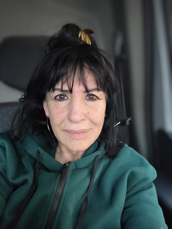 Katie 64 ans Oingt