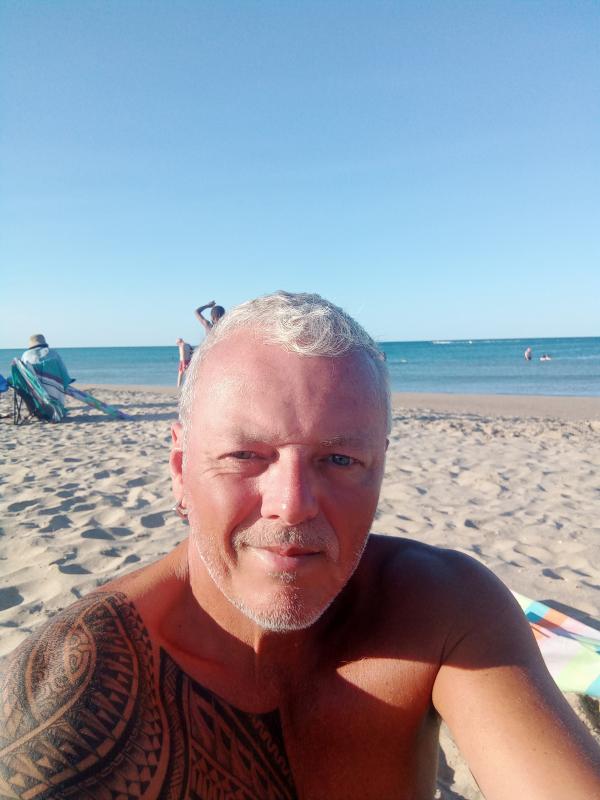 Vince  52 ans Chinon