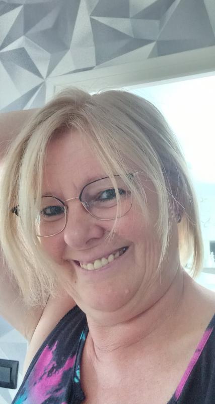 Rose  54 ans Flers