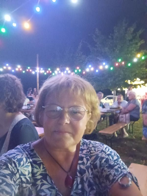 Martine  62 ans Belleville