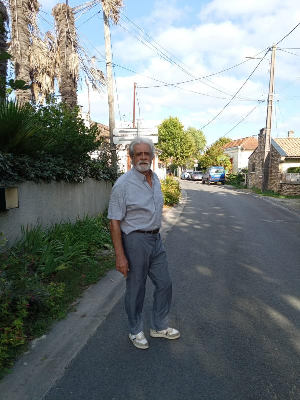 Michel 73 ans Arès