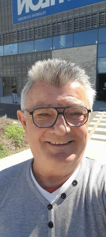 Jean Luc  65 ans Servian
