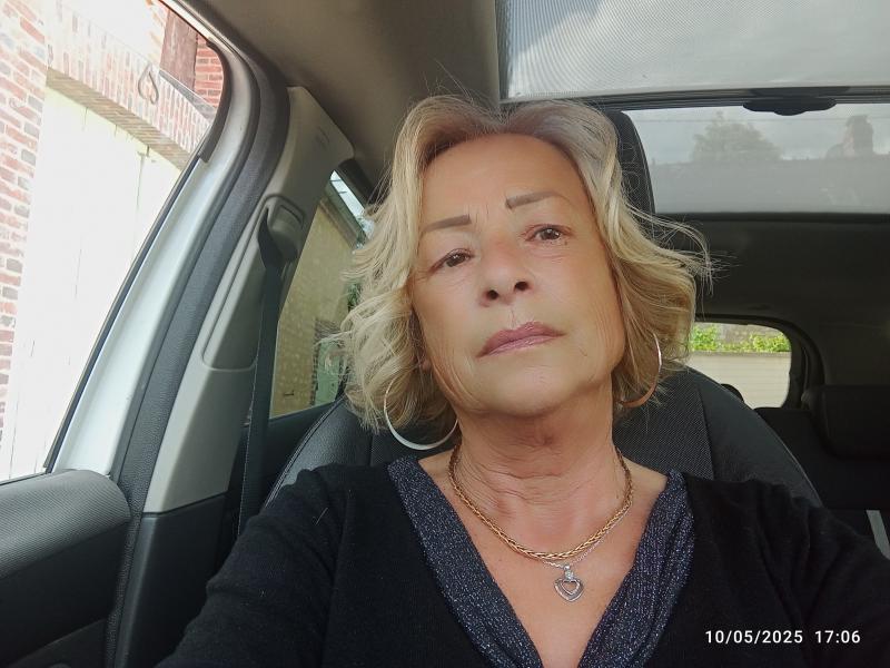 Michèle  71 ans Les Ormes