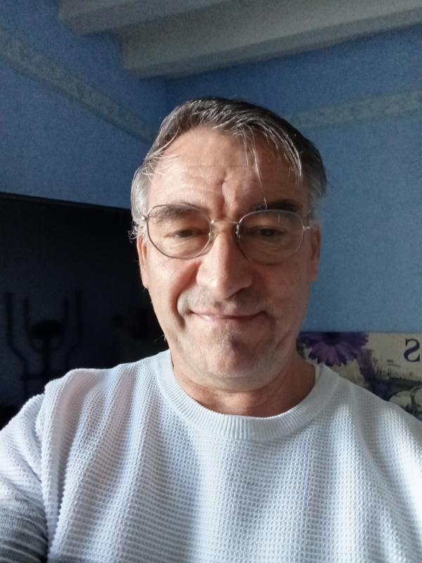 Lolo 58 ans Saint Hilaire Saint Florent