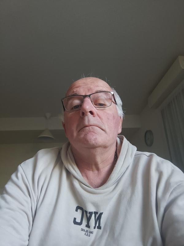 Michel  58 ans Bagnols sur Cèze