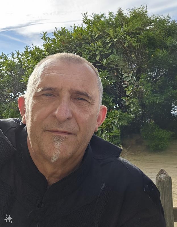 Olivier  58 ans Bédarieux