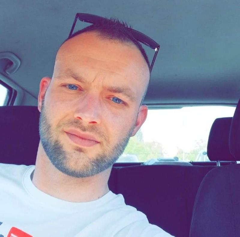 Christopher  33 ans Aire sur la Lys