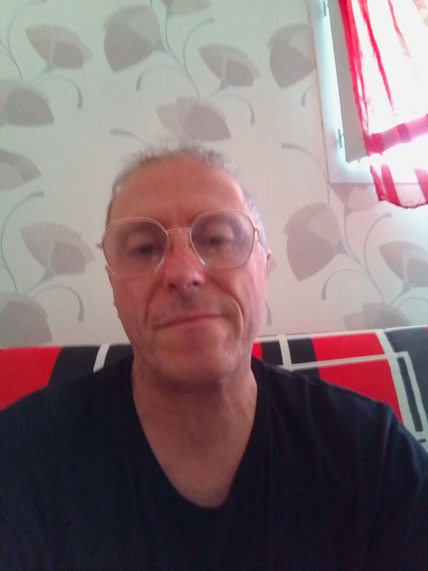 NIKO  55 ans Poitiers