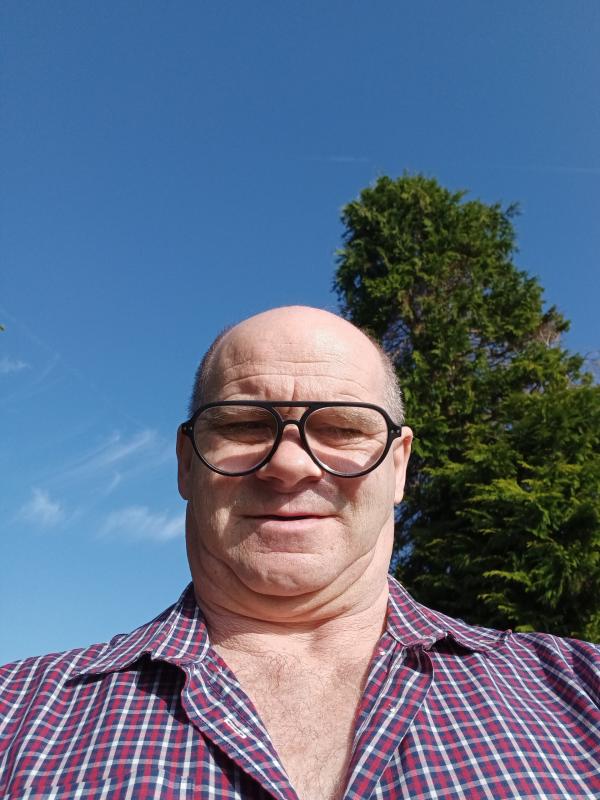 Giorgino  59 ans Brest