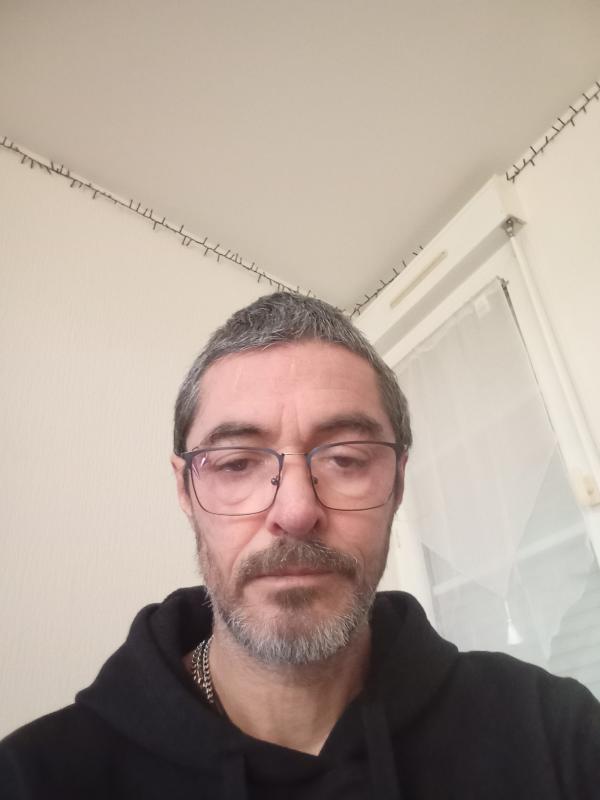 Loic 51 ans Épinal