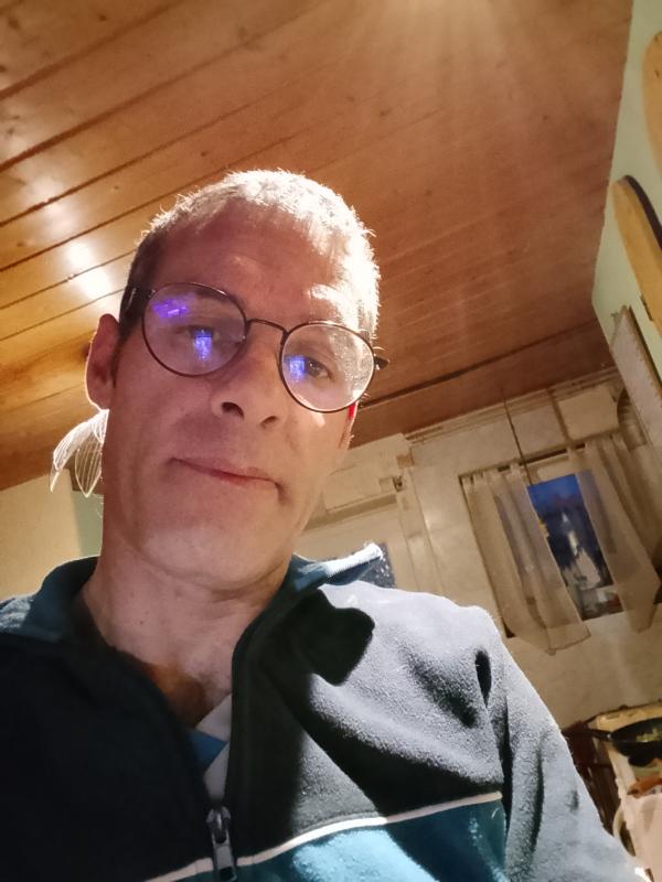 valentin 44 ans Poitiers