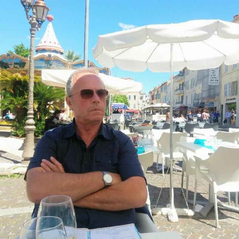 Peter 73 ans Fréjus