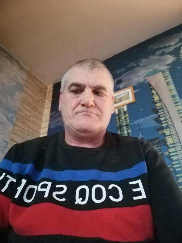 Emmanuel  53 ans Agnicourt et Séchelles