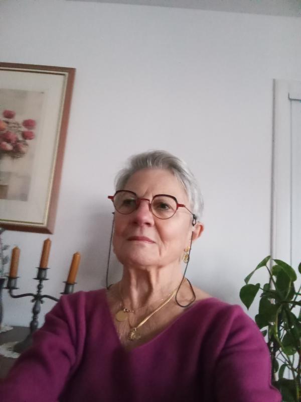 Mary  77 ans Beuzeville la Grenier