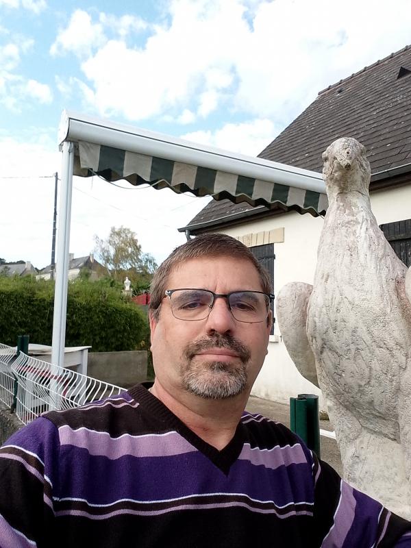 Fred  48 ans Bourgueil