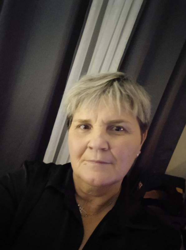 Karine 56 ans Douai