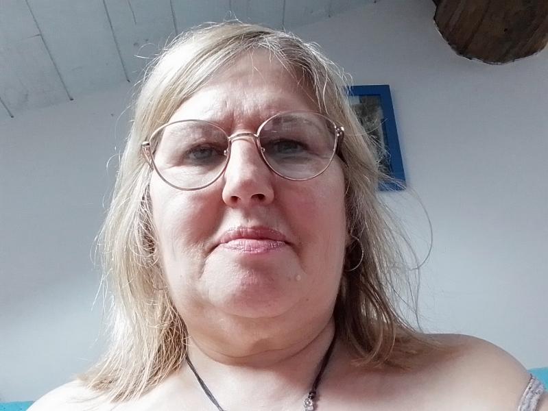 Martine  62 ans Cluny