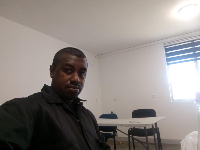 Kousta  19 ans Orléans