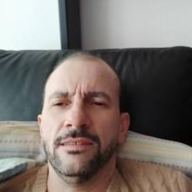 Luciano  49 ans paris 15eme arrondissement