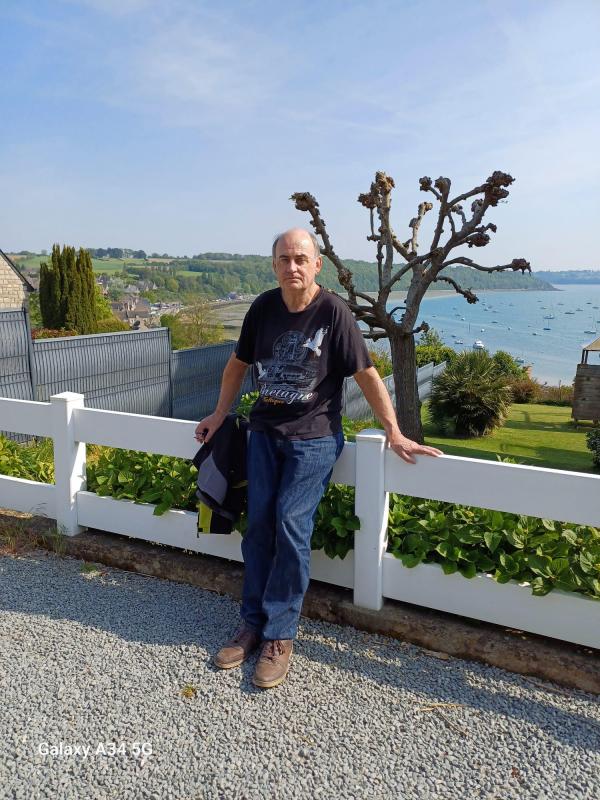 Philippe  63 ans Chartres de Bretagne