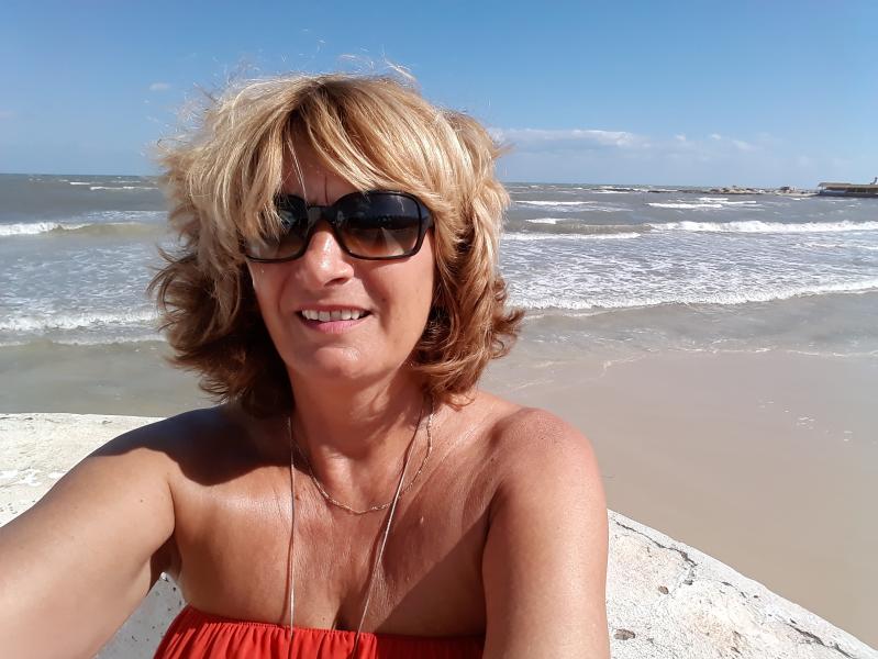 Nanou 64 ans Champigny sur Marne