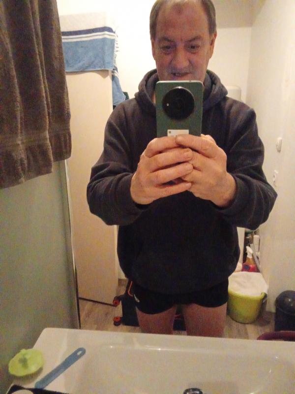 Julien  55 ans Rennes