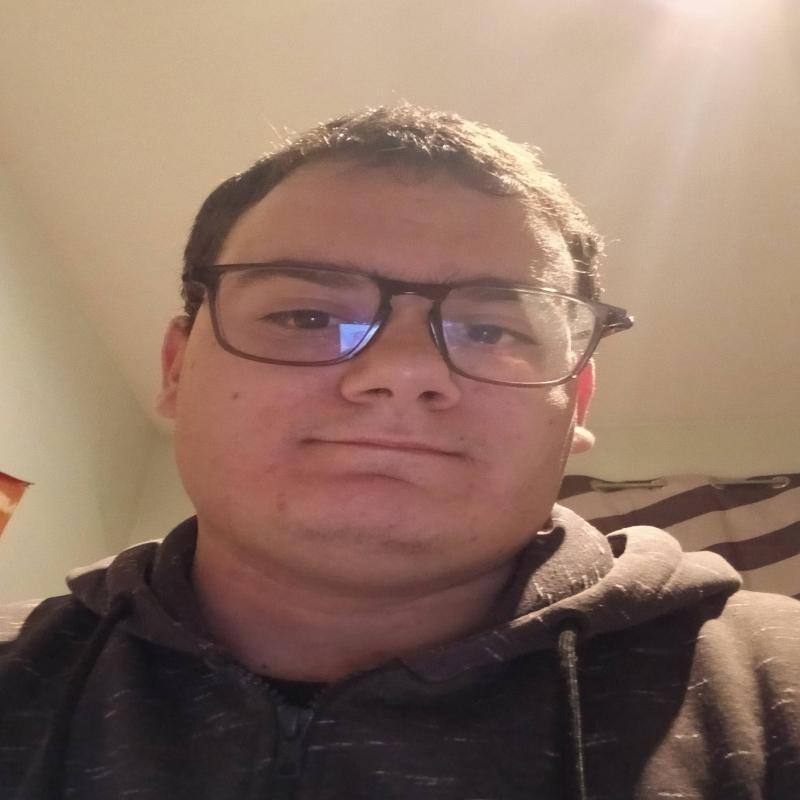 corentin 23 ans Yversay