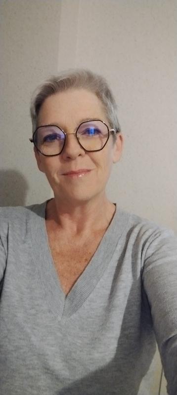 Angélique  49 ans Ploemeur