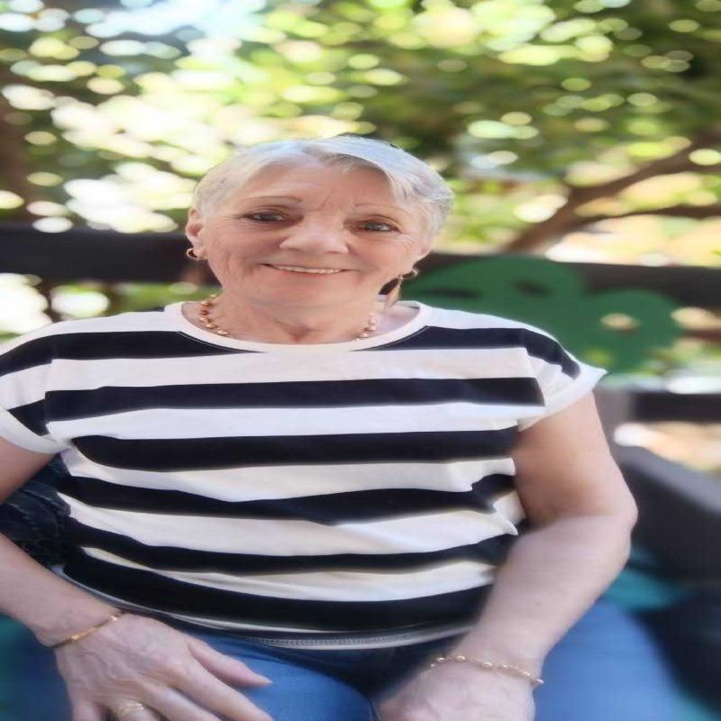 julie 77 ans Alès