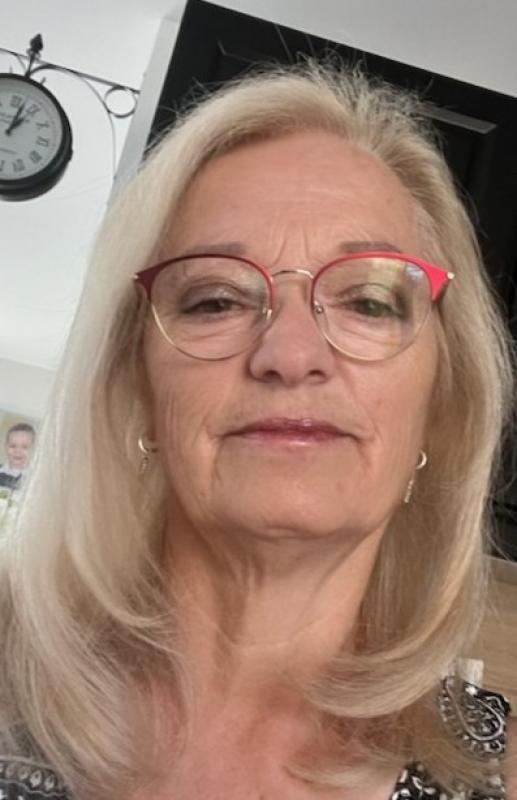 annick 67 ans Chemillé