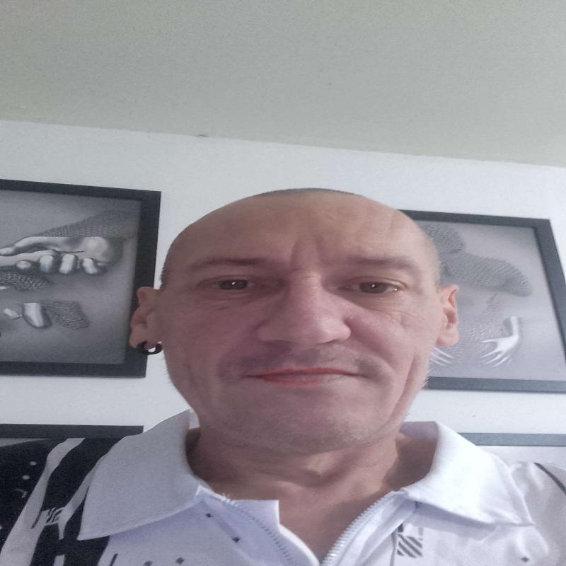 Michel 53 ans Mallemort