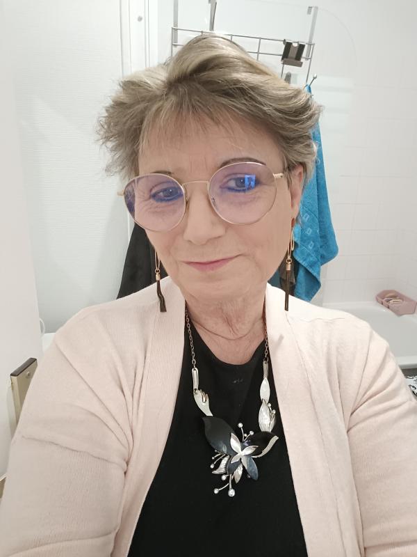 Mèche Edith  59 ans La Milesse