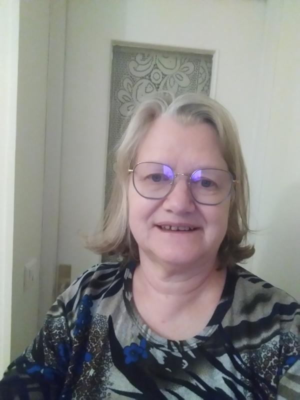 Sylvie  66 ans Saint Cloud