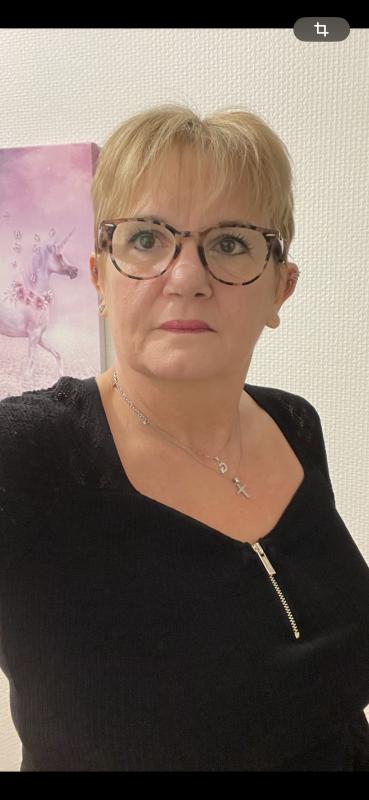 Fleur 54 ans Caen