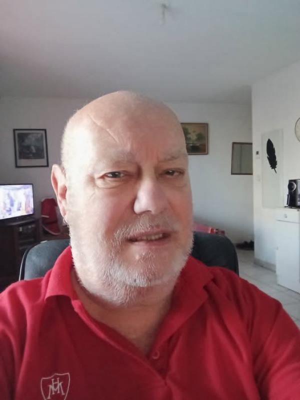 Erwan 76 ans Perpignan