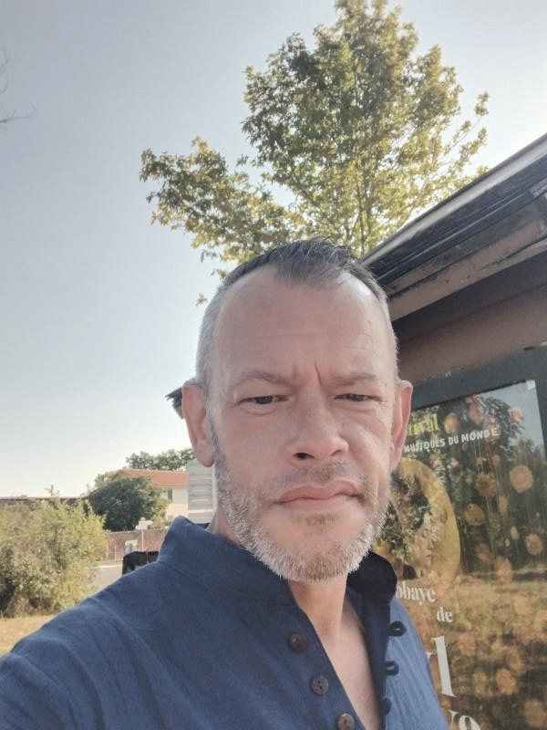 Nicolas 46 ans Saint Bauzile