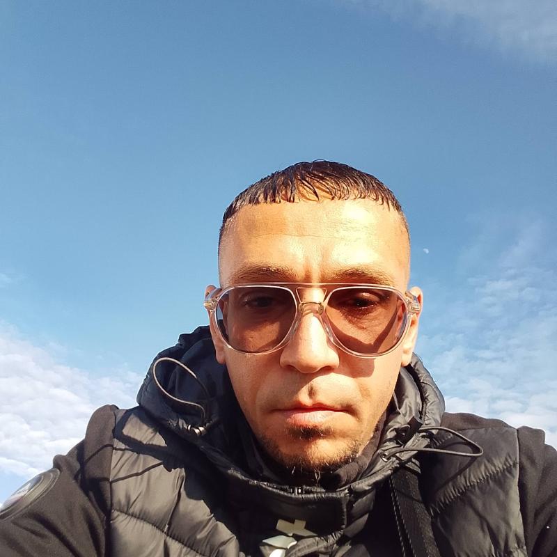 karim 38 ans Avignon