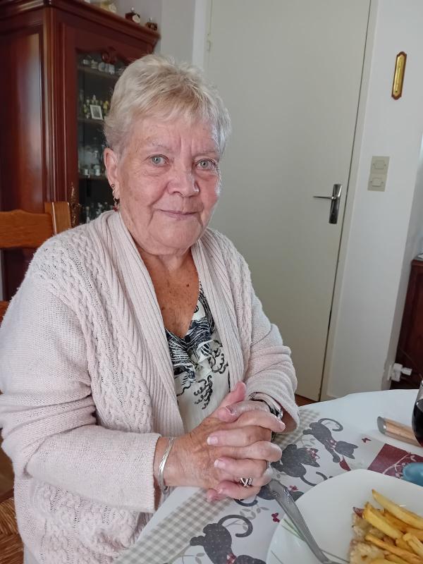 Jocelyne  69 ans Saint Pierre de Plesguen