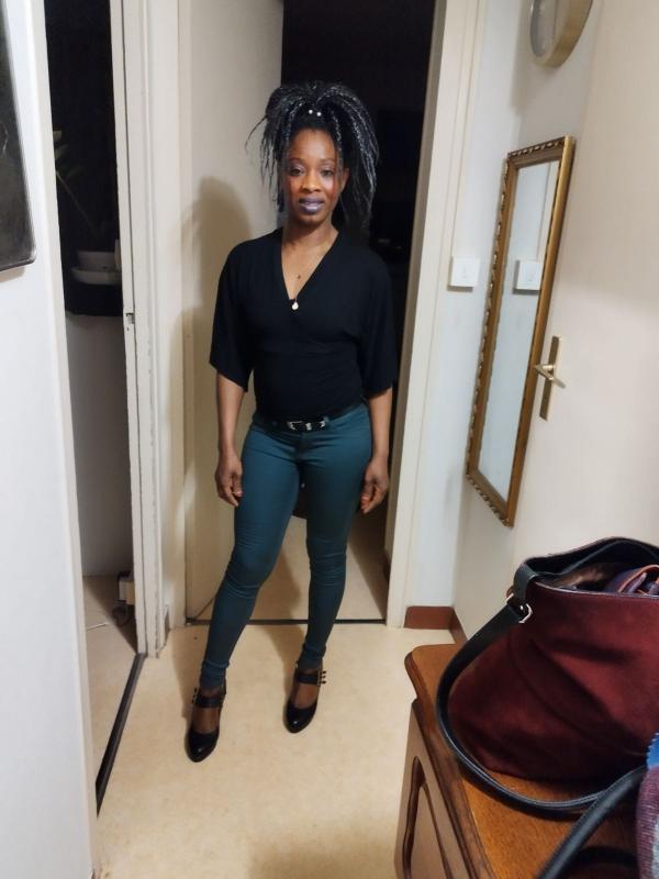 yawa 46 ans Nantes
