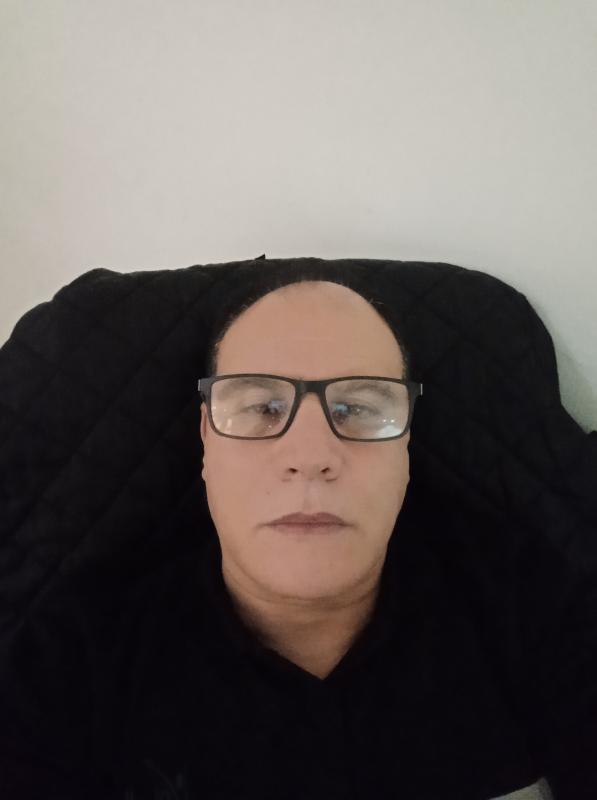 Salim  52 ans Grenoble
