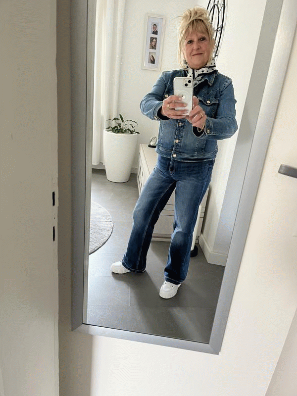 Mimi 61 ans Cosnes et Romain